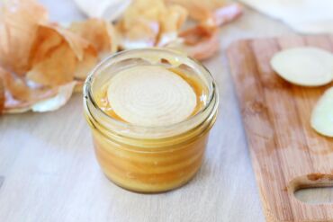 Cibulový sirup používaly naše babičky k léčbě kašle.