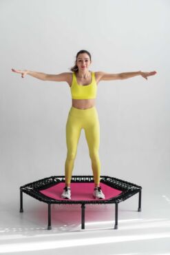 Základná zostava skákania na trampolíne - jumping jacks