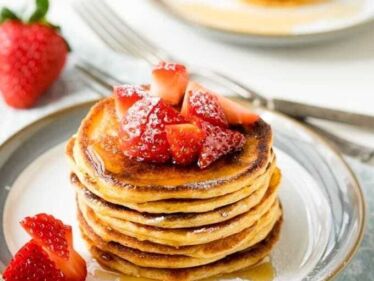 Tvarohové palacinky s malinovým želé